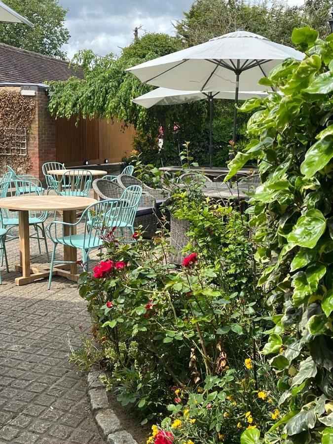 Hotel The Coach And Horses Garsington Exterior foto