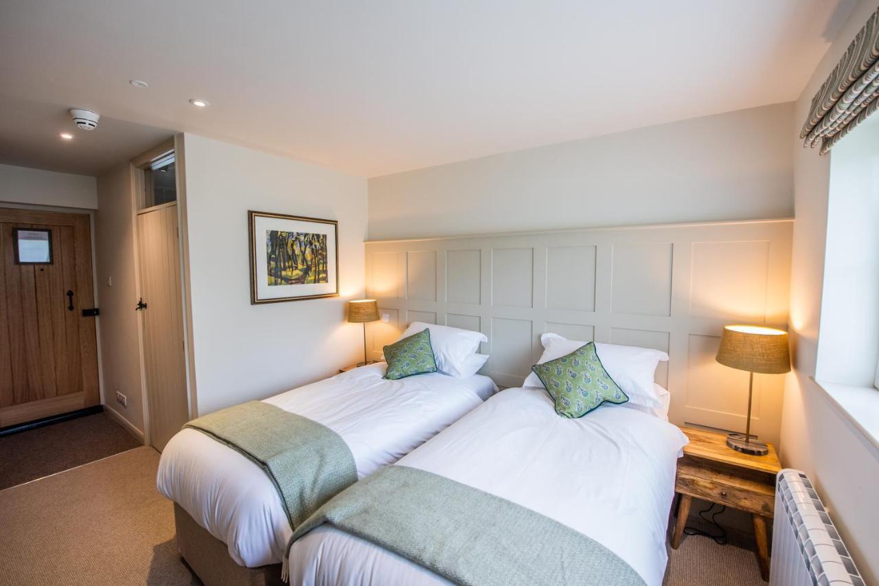 Hotel The Coach And Horses Garsington Exterior foto